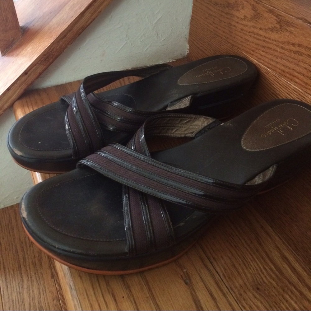 REDUCED‼️ColeHaan brown criss cross strap sandal